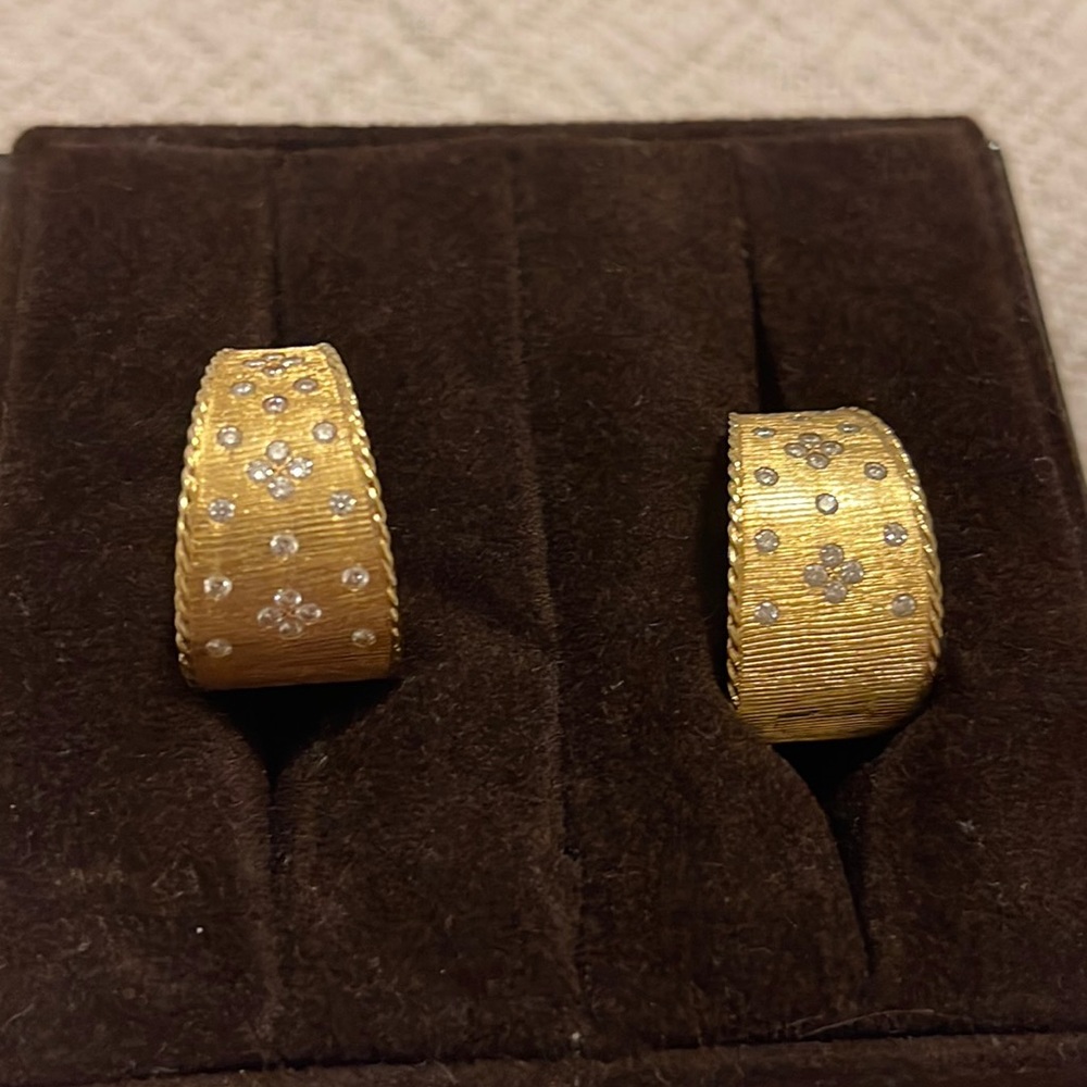 Roberto Coin hoops. Princess collection